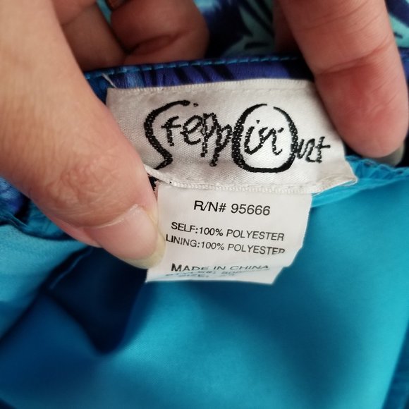 Peacock print dress, gown, evening gown, wow dress, gorgeous, elegant dress - Picture 6 of 7